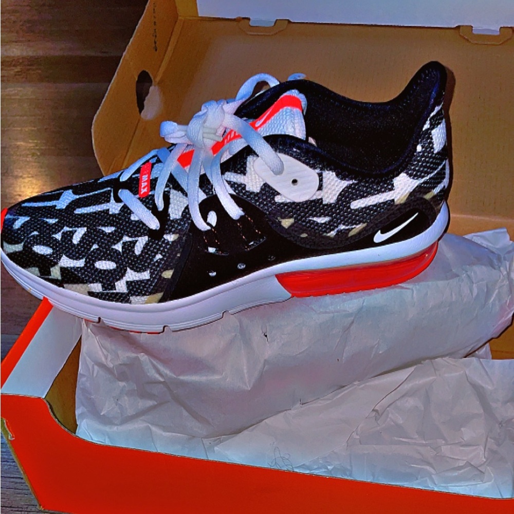 Nike Air Max Sequent 3 JDI GS in Bright Crimson and Black